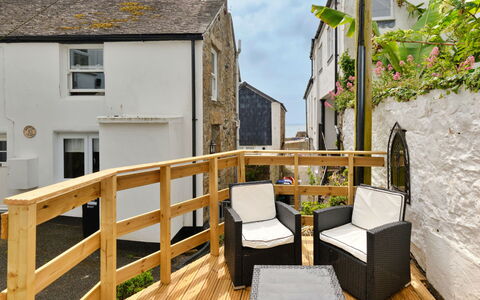 Penzance 624: Holz, Wohnung, Balkon, Geländer, Zaun, Holzbeize, Hartholz, Baluster, Zimmerpflanze, Veranda