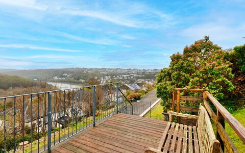 Looe Valley View: Geländer, Zaun, Baluster, Balkon, Deck, Veranda, Eco Hotel, Planke, Brücke, Promenade