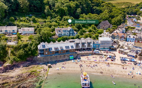 Bownder House: Küste, Sommer, Küsten Und Ozeanische Forms, Ufer, Strand, Meer, Touristenattraktion, Luftaufnahmen, Resort, Vogelperspektive