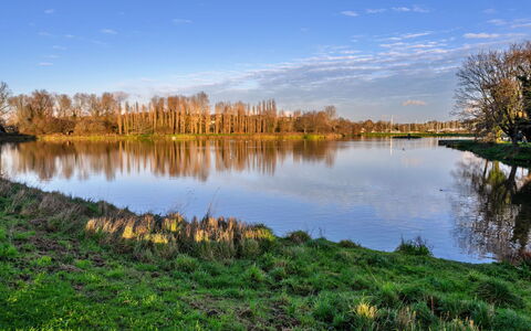 Lake View: Himmel, Blau, Wasser, Wasservorräte, Grün, Gewässer, Natur, Natürliche Landschaft, Natürlichen Umgebung, Wasserweg