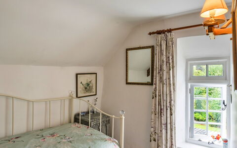 Okehampton 619: Möbel, Interior Design, Wand, Bett, Schlafzimmer, Holz, Decke, Zimmer, Fussboden, Flooring