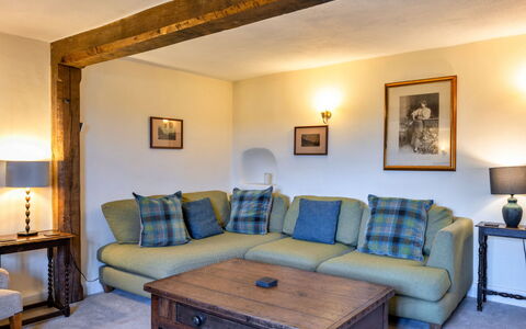 Syncocks Farm Cottage: Möbel, Wand, Couch, Interior Design, Wohnzimmer, Flooring, Zuhause, Bilderrahmen, Zimmer, Fussboden