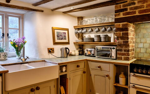 Syncocks Farm Cottage: Holz, Möbel, Interior Design, Küche, Cabinetry, Flooring, Zuhause, Beleuchtung, Decke, Küchengerät