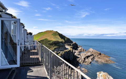 Sea Views Apartment in Ilfracombe: Wasser, Gewässer, Küste, Meer, Küsten Und Ozeanische Forms, Landspitze, Terrain, Ozean, Ufer, Vorgebirge