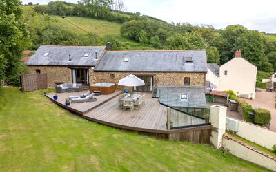 Coulscott Old Barn
