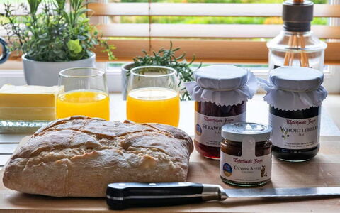 Coulscott Bantam Cottage: Essen, Geschirr, Zutat, Servierware, Drinkware, Tabelle, Möbel, Frühstück