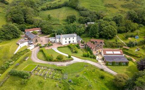 Coulscott House: Landschaft, Natürliche Landschaft, Wiese, Ländliches Gebiet, Einfach, Vogelperspektive, Grundstueck, Luftaufnahmen, Menschliche Siedlung, Hütte