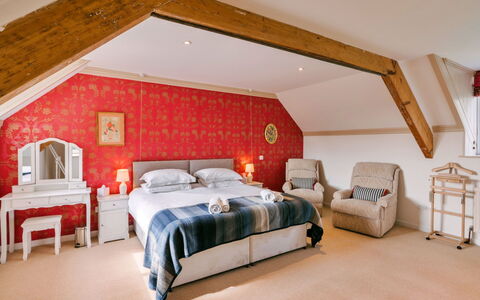 Wallingbrook Lodge: Möbel, Interior Design, Bett, Schlafzimmer, Holz, Decke, Zimmer, Flooring, Fussboden, Beleuchtung