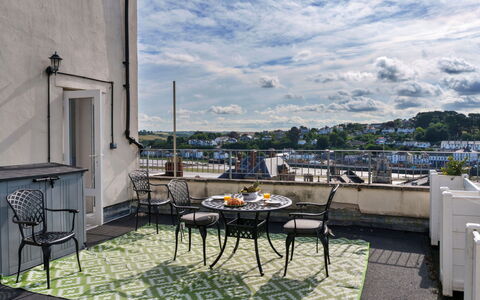Westward Ho 604: Wohnung, Stuhl, Balkon, Zimmerpflanze, Kaffetisch, Hotel