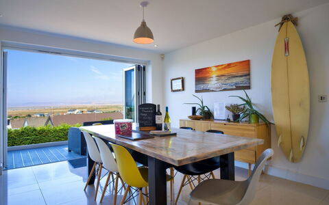 Thorndale: Möbel, Tabelle, Interior Design, Küche & Esszimmer Tisch, Stuhl, Decke, Esszimmer, Hartholz, Kaffetisch, Wohnzimmer