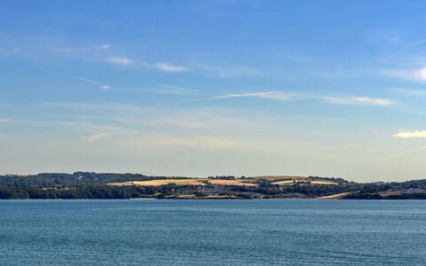 Harbour View: Himmel, Blau, Wasservorräte, Wasser, Daytime, Horizont, Gewässer, Wolke, Wasserweg