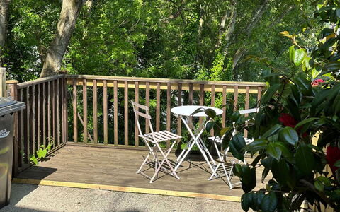 Palm Cott: Holz, Möbel, Gartenmöbel, Veranda, Tisch Im Freien, Zaun, Deck, Holzbeize, Hartholz, Baluster