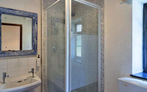 Trimstone Manor - Manor Cottage: Wand, Fussboden, Interior Design, Flooring, Decke, Armatur, Badezimmer, Zimmer, Tür, Wohnung