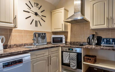 Trimstone Manor - Granary Cottage