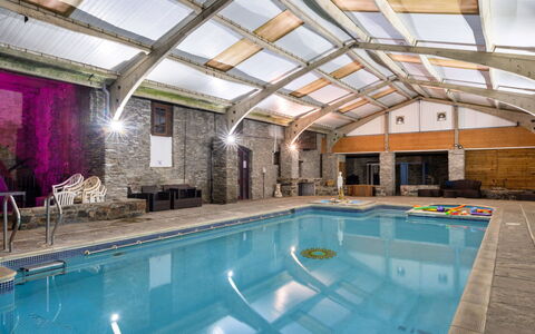 Trimstone Manor - Mill Cottage: Schwimmbad, Resort, Verbundwerkstoff, Hotel, Thermae, Freizeitzentrum, Ferienort, Water Feature