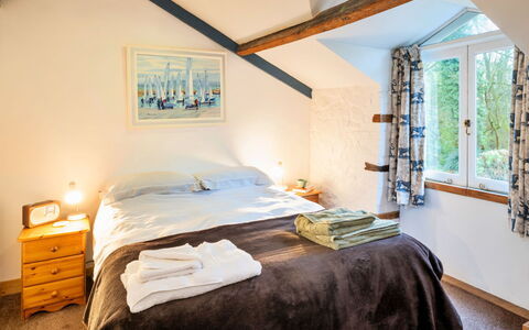 Little Roost: Wand, Schlafzimmer, Holz, Möbel, Bett, Zuhause, Haus, Bettdecke, Interior Design, Bedding