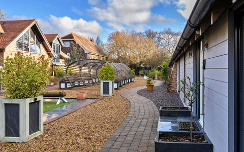 Ploughman'S Row No. 3 at Dairy Cottages: Strauch, Dach, Zuhause, Garten, Hütte, Auffahrt, Walkway, Landscaping, Garten