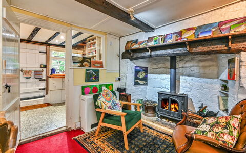 Old Town Cottage, Hastings: Holz, Zimmer, Wohnzimmer, Blockhaus, Couch