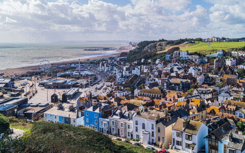 Old Town Cottage, Hastings: Blau, Wasser, Gewässer, Horizont, Küste, Sommer, Küsten Und Ozeanische Forms, Landschaft, Meer, Ufer