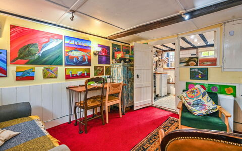 Old Town Cottage, Hastings: Interior Design, Flooring, Möbel, Decke, Fussboden, Zimmer, Couch, Bilderrahmen, Wohnzimmer, Teppich