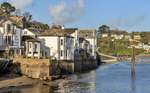 Fowey 602: Wasser, Gebäude, Haus, Wasserweg, Zuhause, Küsten Und Ozeanische Forms, Küste, Kanal, Ufer, Dorf