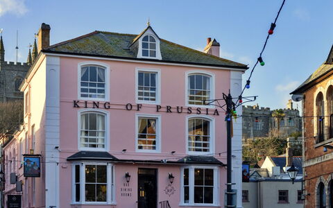Fowey 602: Gebäude, Fenster, Fassade, \Stadt, Tür, Mischnutzung, Schiebefenster, Familienauto, City Car