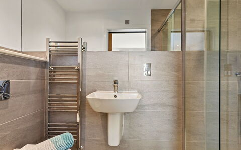 No.1 Sand Banks: Flooring, Wand, Badezimmer, Fussboden, Interior Design, Armatur, Sinken, Installation, Beleuchtung, Bad Sink