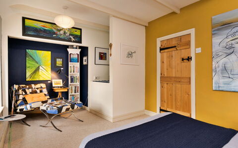 Wallis Cottage: Möbel, Interior Design, Wand, Schlafzimmer, Flooring, Bett, Holz, Fussboden, Decke, Zimmer