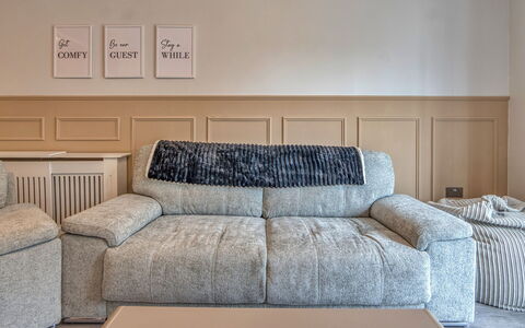Dockyard House: Möbel, Couch, Linens, Wohnzimmer, Komfort, Schlafsofa, Kissen, Dekokissen