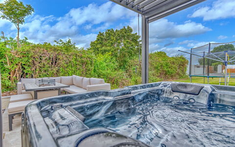 Dockyard House: Schwimmbad, Verbundwerkstoff, Freizeit, Resort, Gartenmöbel, Eco Hotel, Design, Landscaping, Jacuzzi