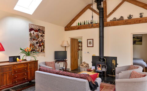 Drovers Retreat: Möbel, Interior Design, Flooring, Wand, Holz, Fussboden, Wohnzimmer, Feuerstelle, Decke, Zimmer