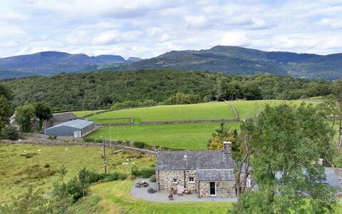 Penclogwynau: Gras, Haus, Wiese, Ländliches Gebiet, Landschaft, Hütte, Hochland, Hügel, Grundstueck