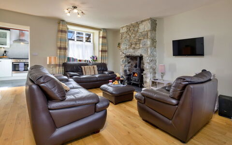 Artro View: Möbel, Interior Design, Holz, Flooring, Couch, Wohnzimmer, Fussboden, Zimmer, Zuhause, Decke