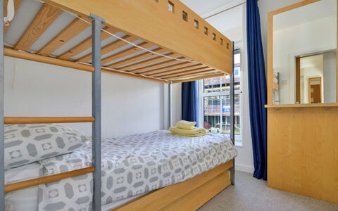 Awel Y Mor: Holz, Interior Design, Flooring, Etagenbett, Fussboden, Bett, Schlafzimmer, Wohnung, Möbel, Bettrahmen
