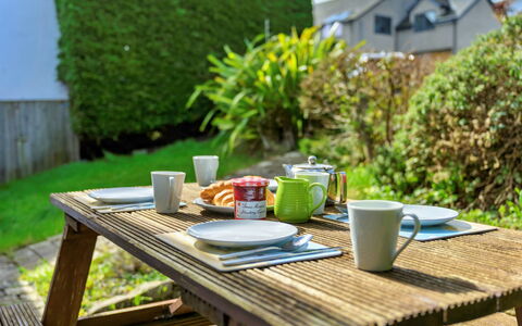 Ty Glan Y Mor: Möbel, Geschirr, Tabelle, Servierware, Essen, Gartenmöbel, Tisch Im Freien, Dishware, Drinkware, Küche & Esszimmer Tisch