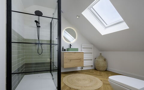 Hampton Coast: Interior Design, Flooring, Armatur, Fussboden, Decke, Badezimmer, Beleuchtung, Light Fixture, Installation, Fliese