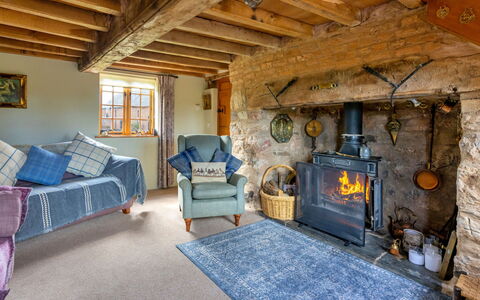 Waen Farm Cottage: Holz, Haus, Möbel, Zuhause, Hütte, Hartholz, Kamin, Stuhl, Bauernhaus, Wohnzimmer