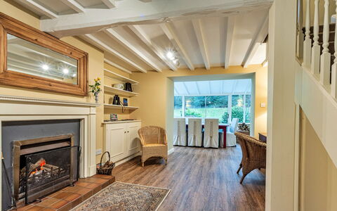 Dolhyfryd Lodge: Interior Design, Möbel, Wand, Flooring, Holz, Decke, Fussboden, Beleuchtung, Holzboden, Wohnzimmer