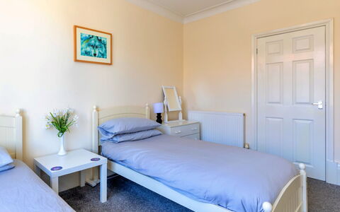 Colwyn Bay 646: Schlafzimmer, Bett, Möbel, Holz, Interior Design, Bettdecke, Fussboden, Bedding, Flooring, Zimmer