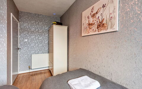 Hafan Traeth: Wand, Flooring, Fussboden, Interior Design, Holz, Schlafzimmer, Decke, Zimmer, Beleuchtung, Bett