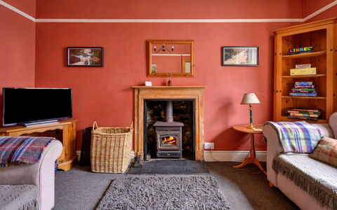 Bod Gwynedd: Möbel, Interior Design, Flooring, Holz, Fussboden, Zimmer, Bilderrahmen, Beleuchtung, Zuhause, Wohnzimmer