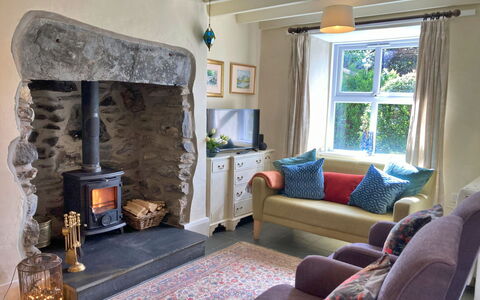 Pen-Y-Groes: Möbel, Interior Design, Wand, Flooring, Holz, Fussboden, Zimmer, Wohnzimmer, Beleuchtung, Zuhause