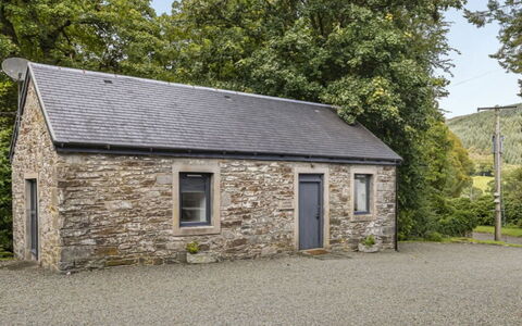 Garden Cottage at Ormidale House: Geschirr, Servierware, Tasse, Kaffeetasse, Drinkware, Teekanne, Essen, Dishware, Teetasse, Porzellan
