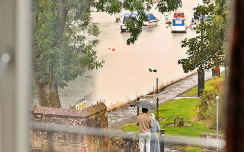 Riverside View: Geschirr, Servierware, Tasse, Kaffeetasse, Drinkware, Teekanne, Essen, Dishware, Teetasse, Porzellan