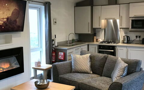 Silverwood Hideaway Lodge: Geschirr, Servierware, Tasse, Kaffeetasse, Drinkware, Teekanne, Essen, Dishware, Teetasse, Porzellan