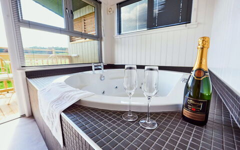 Silverwood Spa Lodge: Geschirr, Servierware, Tasse, Kaffeetasse, Drinkware, Teekanne, Essen, Dishware, Teetasse, Porzellan