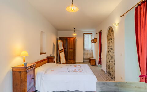 La Finestra sul Lago: Möbel, Interior Design, Wand, Flooring, Fussboden, Decke, Holz, Zimmer, Bett, Schlafzimmer