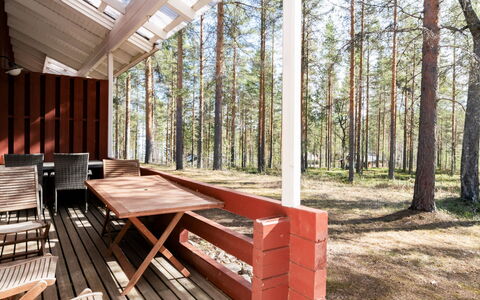 Koli Country Club B 5: Holz, Schatten, Hartholz, Holzbeize, Planke, Gartenbauten, Veranda, Blockhaus, Holz, Daylighting