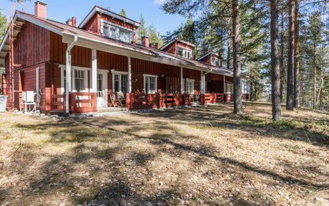 Koli Country Club B 6: Hütte, Zuhause, Estate, Abstellgleis, Bauernhaus, Wald, Schiebefenster, Garten, Lärche, Schatten