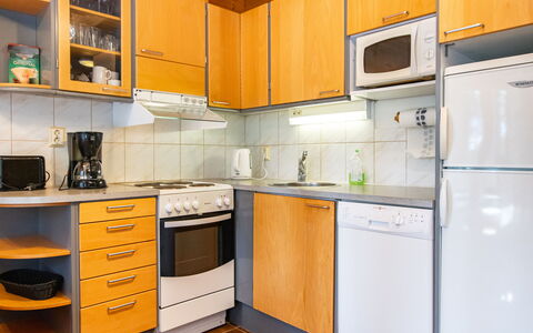 Koli Country Club B 6: Küche, Küchengerät, Major Appliance, Countertop, Holz, Flooring, Interior Design, Cabinetry, Fussboden, Zimmer